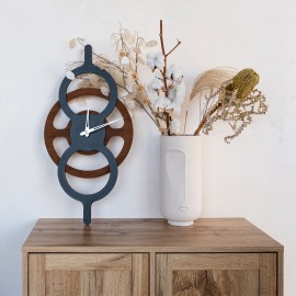 Minimalist horizontal clock